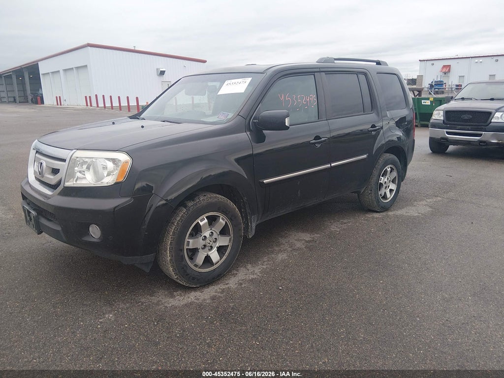 2011 Honda Pilot Touring photo 2