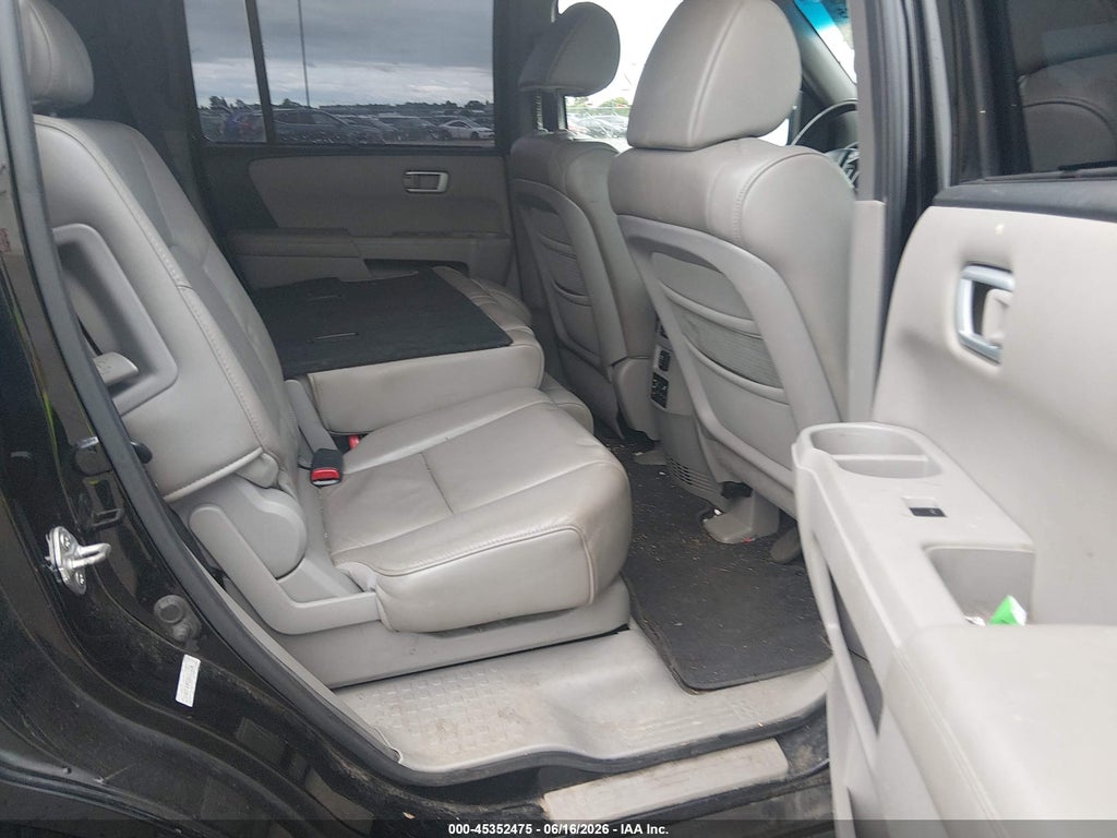 2011 Honda Pilot Touring photo 8