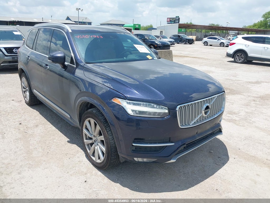 2017 VOLVO XC90