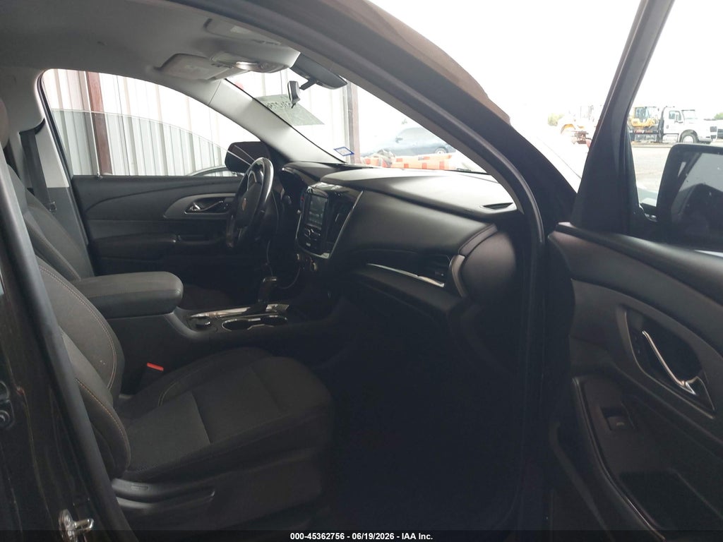 2018 Chevrolet Traverse 1LT photo 5