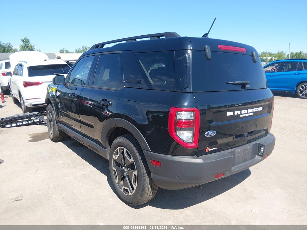 2024 Ford Bronco Sport Outer Banks photo 3