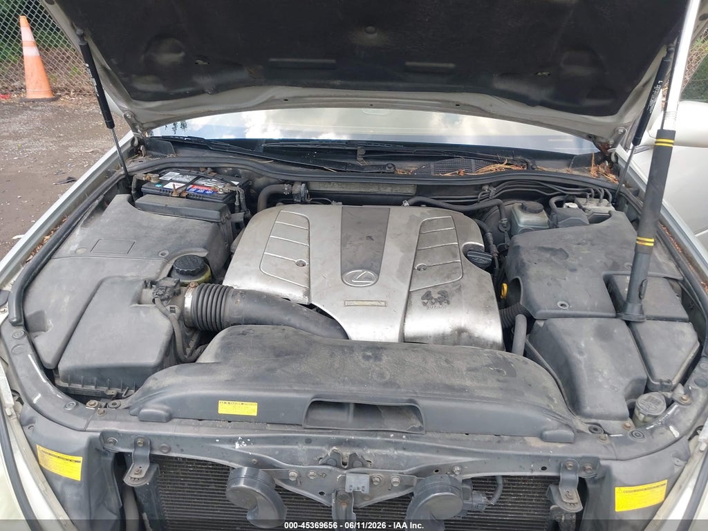 2003 Lexus LS 430 photo 10