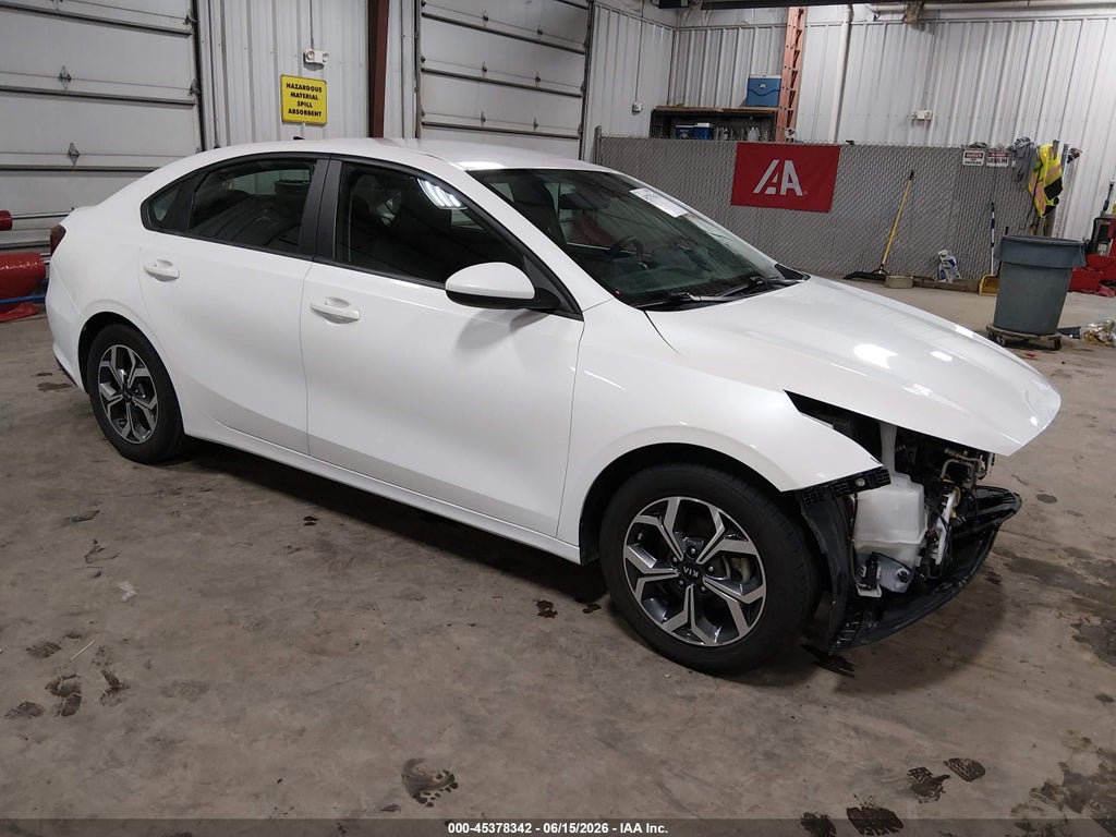 2021 Kia Forte LXS photo 1