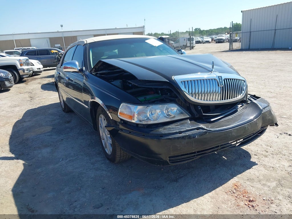 2011 LINCOLN TOWN CAR