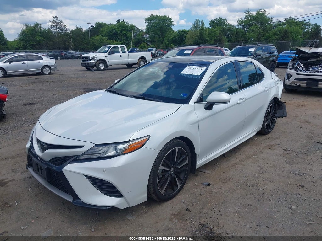 2018 Toyota Camry XSE photo 2