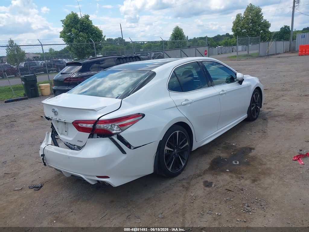 2018 Toyota Camry XSE photo 4
