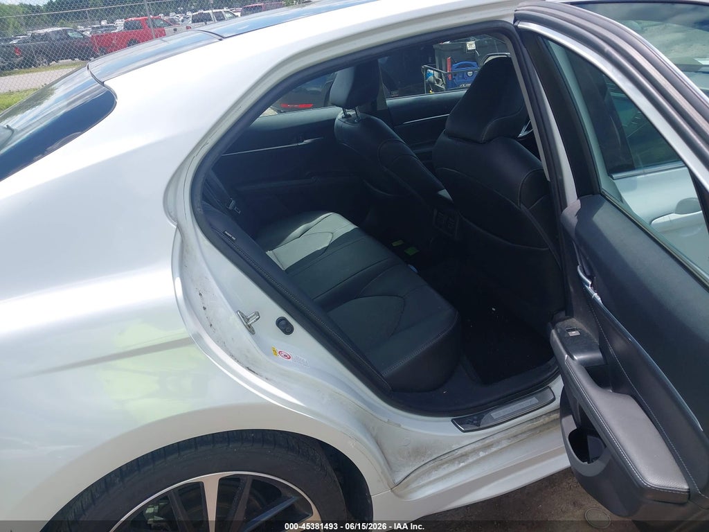 2018 Toyota Camry XSE photo 8