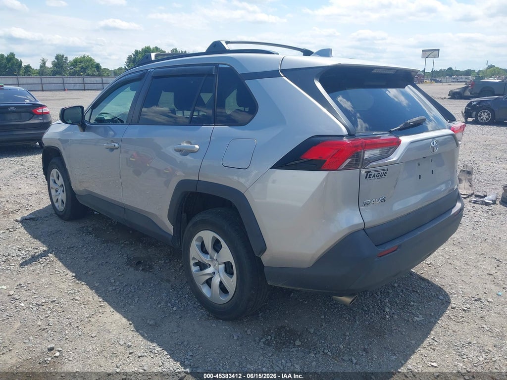 2020 Toyota RAV4 LE photo 3
