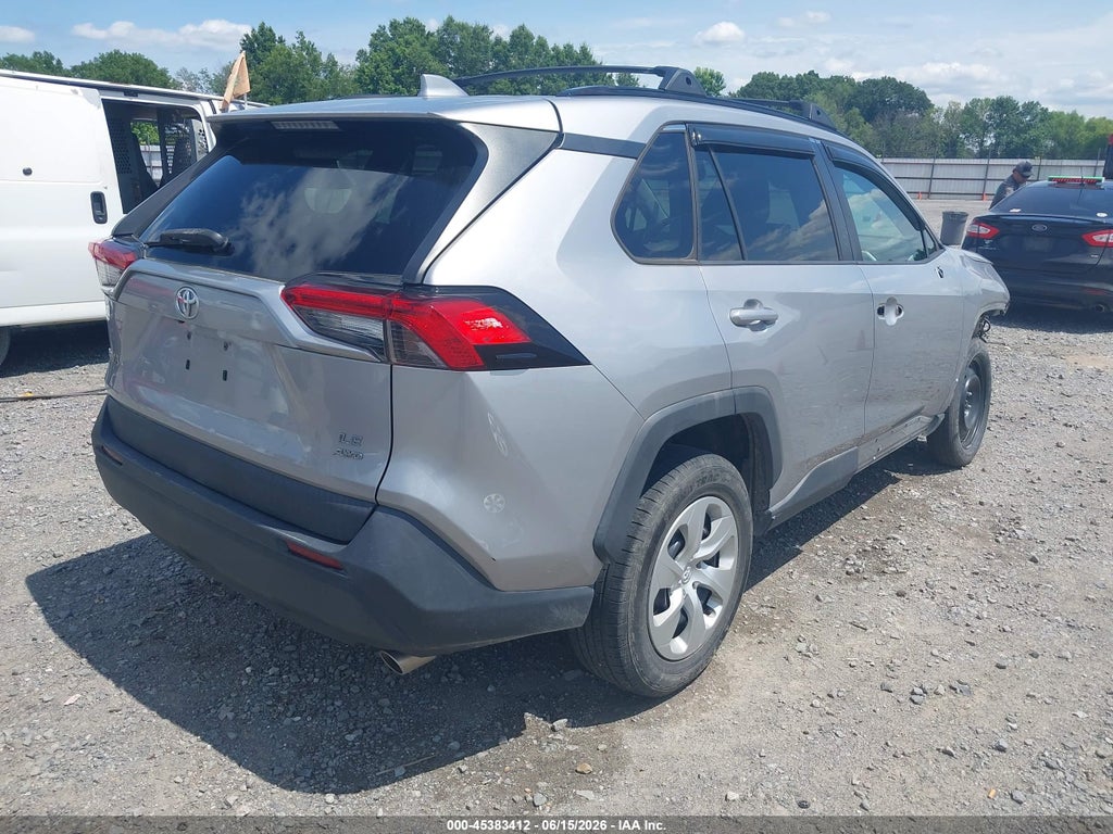2020 Toyota RAV4 LE photo 4