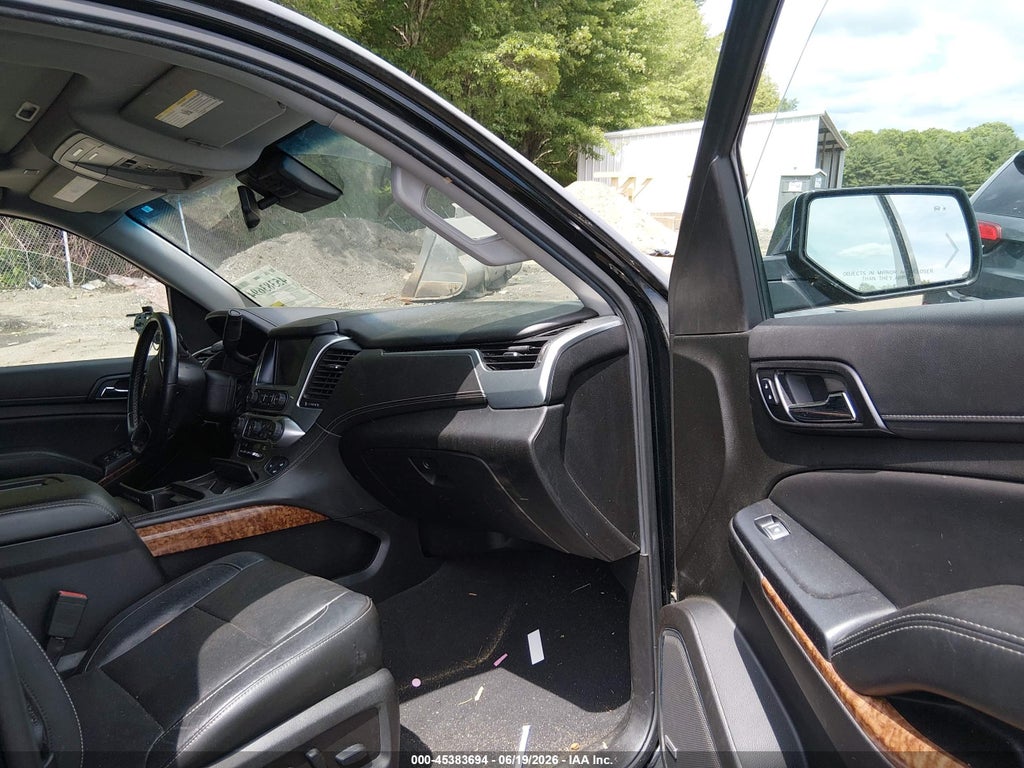 2019 Chevrolet Suburban Premier photo 5