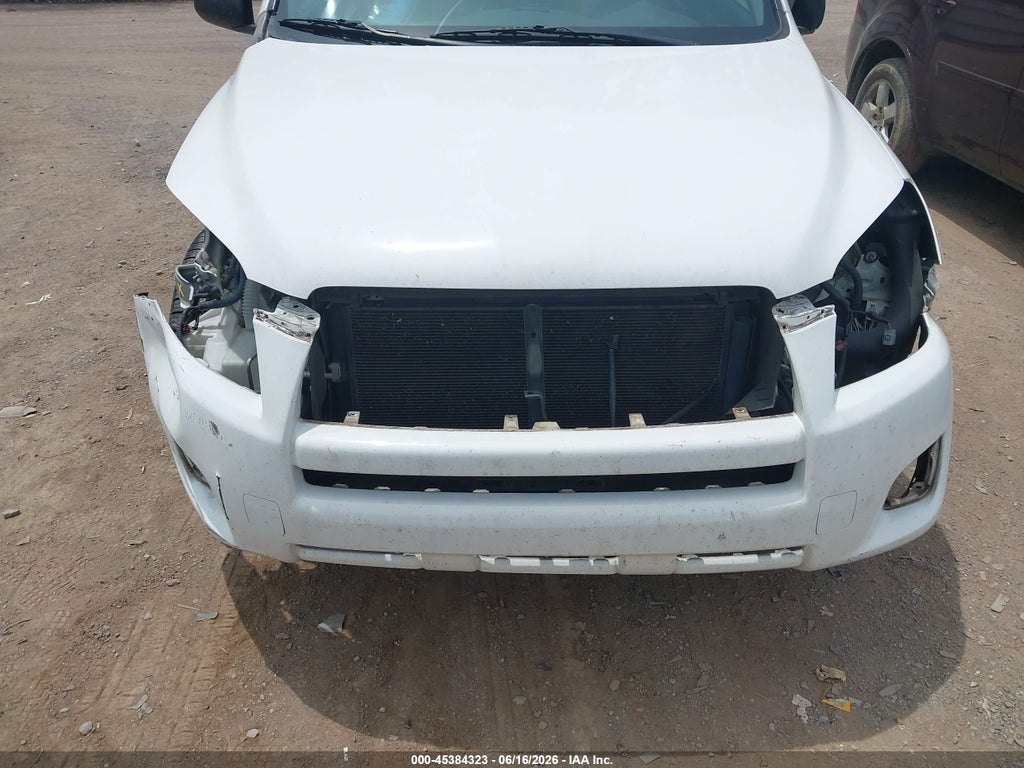 2011 Toyota RAV4 photo 6