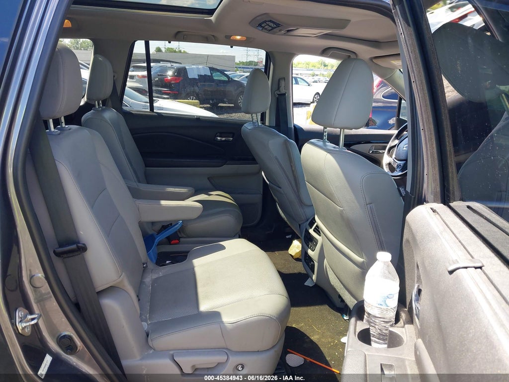 2016 Honda Pilot Elite photo 8