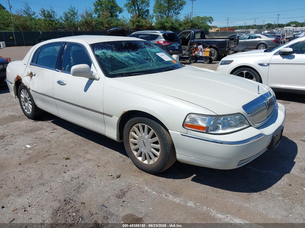 2003 LINCOLN TOWN CAR