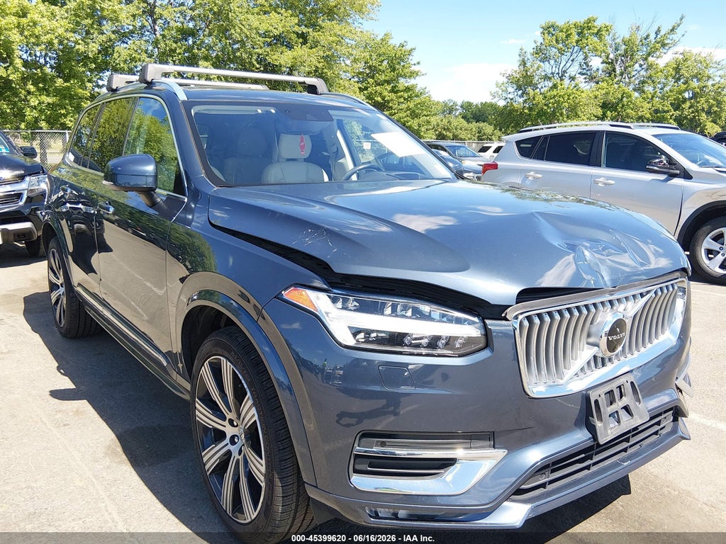 2022 VOLVO XC90
