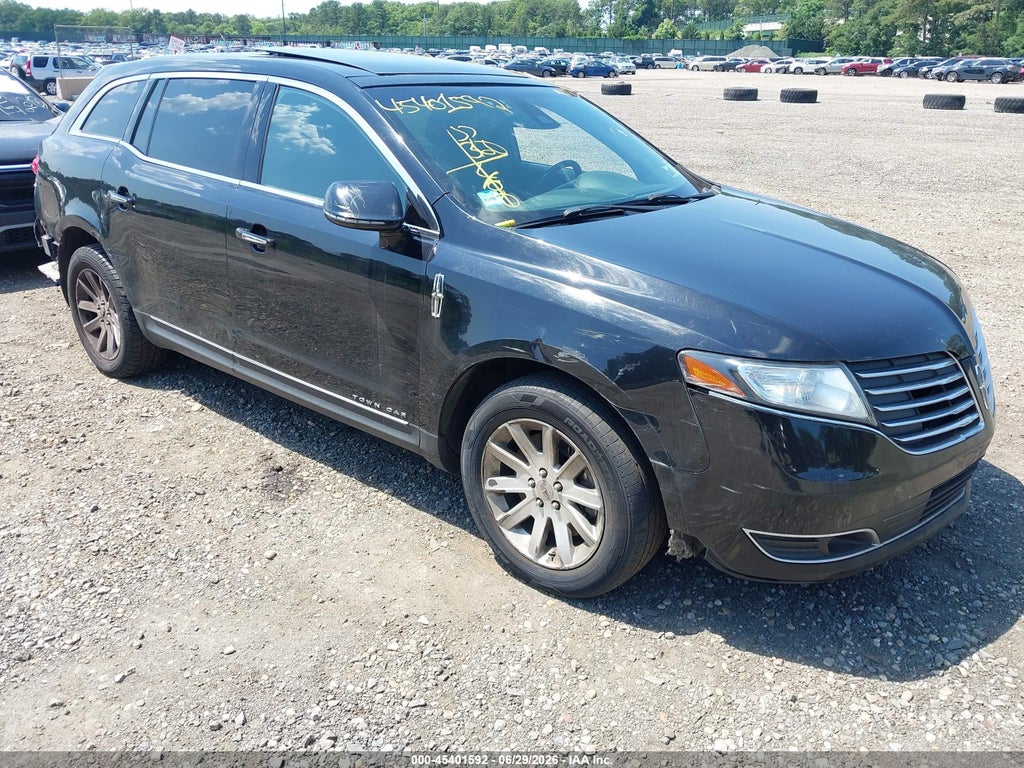 2018 LINCOLN MKT