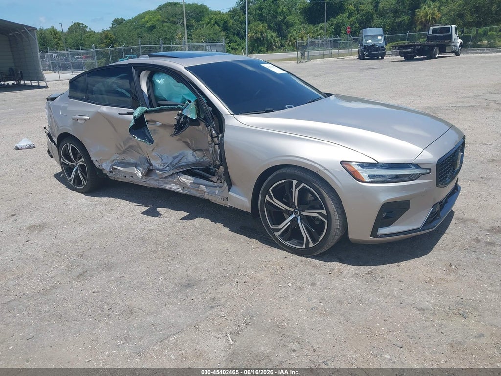 2023 VOLVO S60