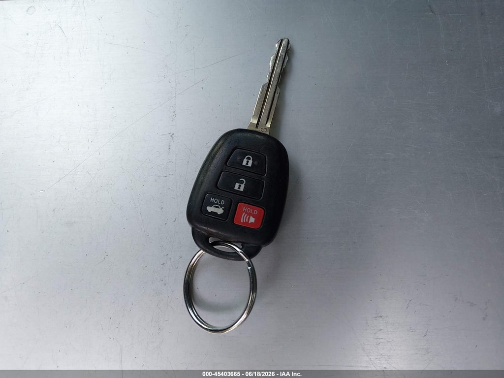 2013 Toyota Camry SE photo 11