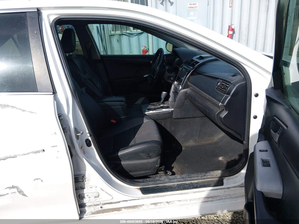 2013 Toyota Camry SE photo 5