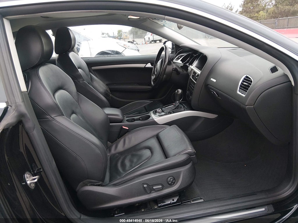 2011 Audi A5 2.0T Premium photo 5