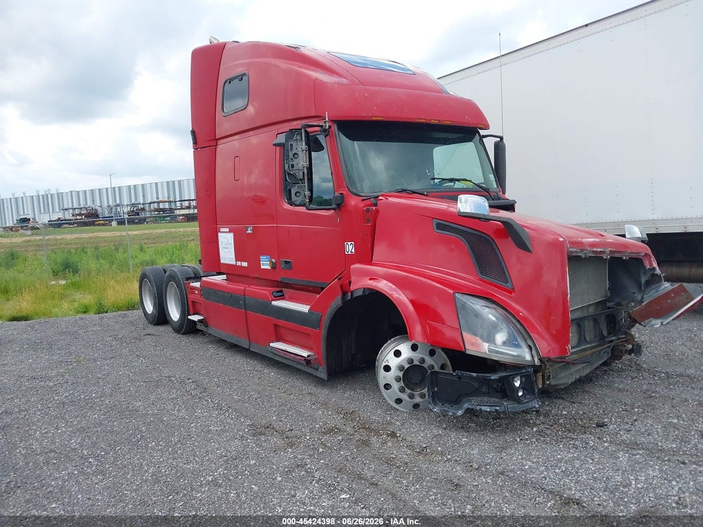 2004 VOLVO VN