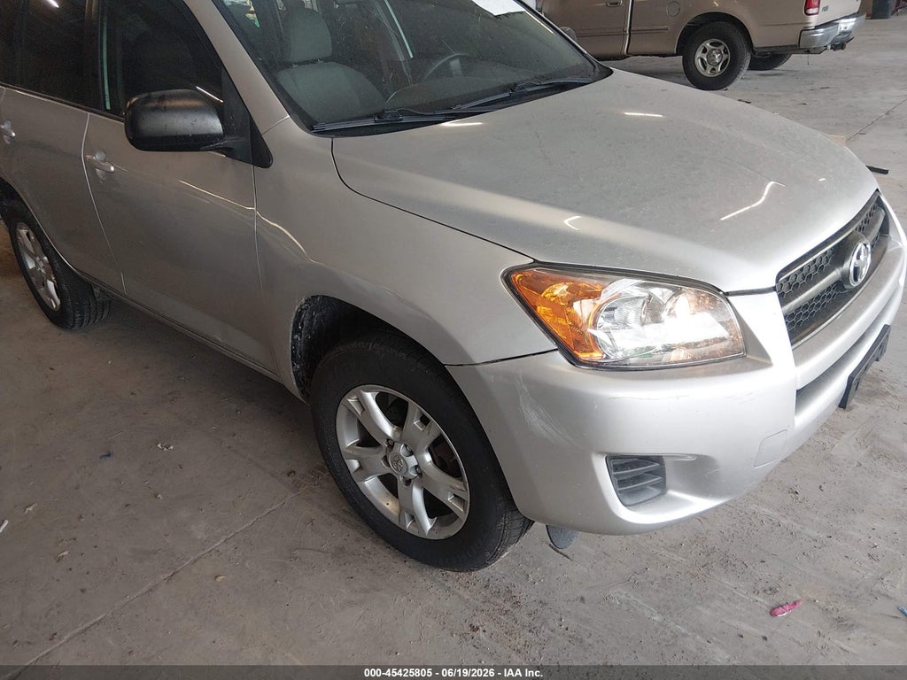 2T3BF4DV2BW118327 2011 TOYOTA RAV4 photo no. 1