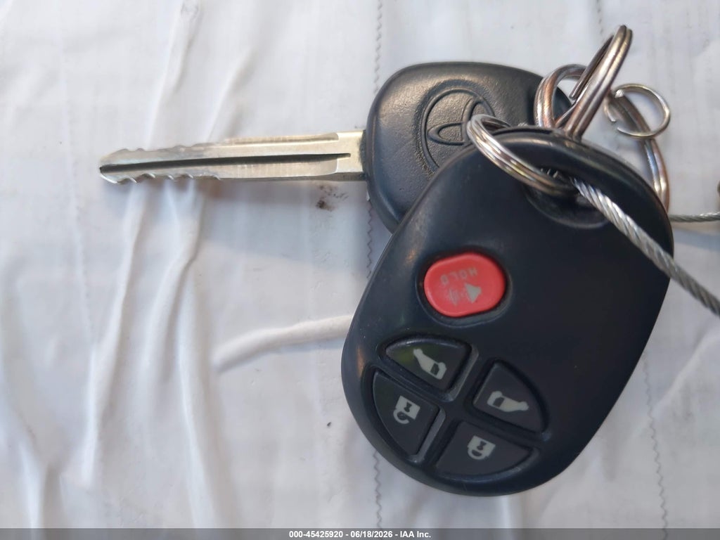 2015 Toyota Sienna LE 8 Passenger photo 11