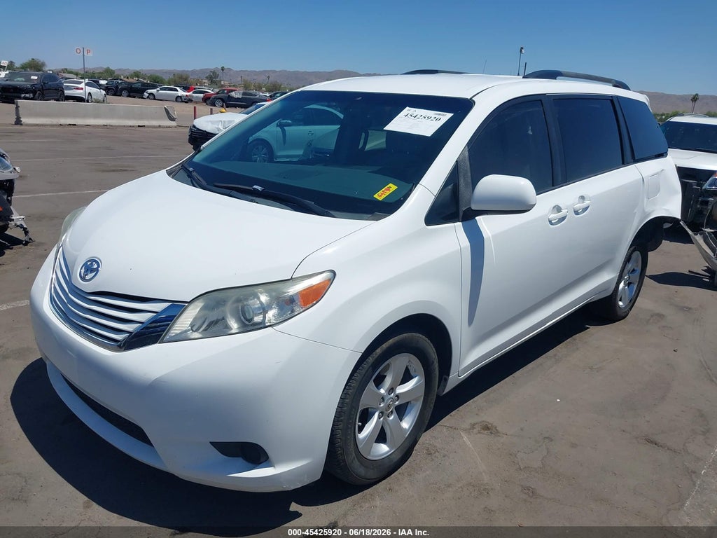 2015 Toyota Sienna LE 8 Passenger photo 2