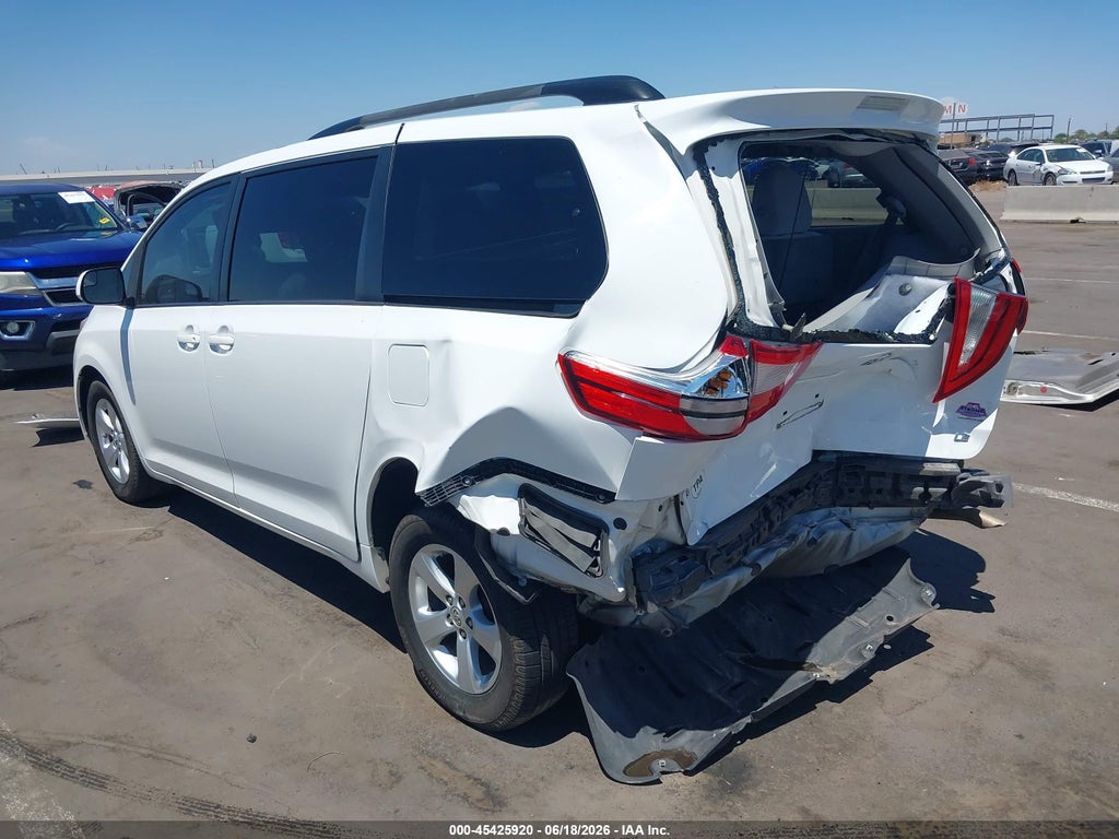 2015 Toyota Sienna LE 8 Passenger photo 3