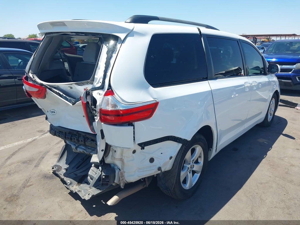 2015 Toyota Sienna LE 8 Passenger photo 4