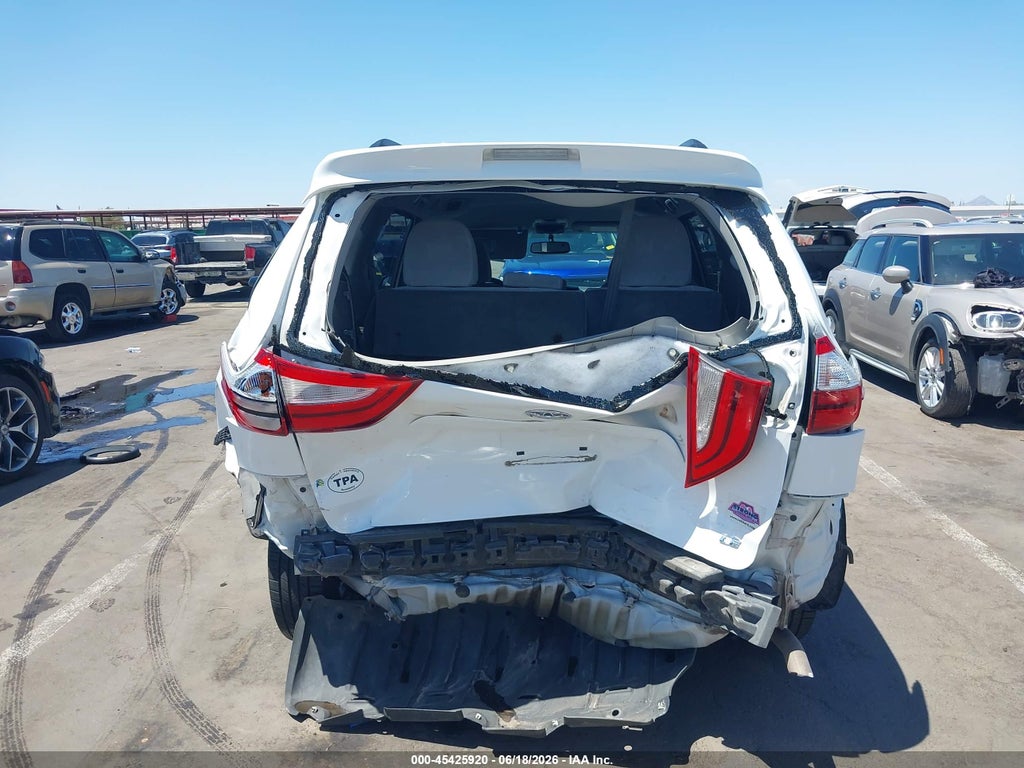 2015 Toyota Sienna LE 8 Passenger photo 6