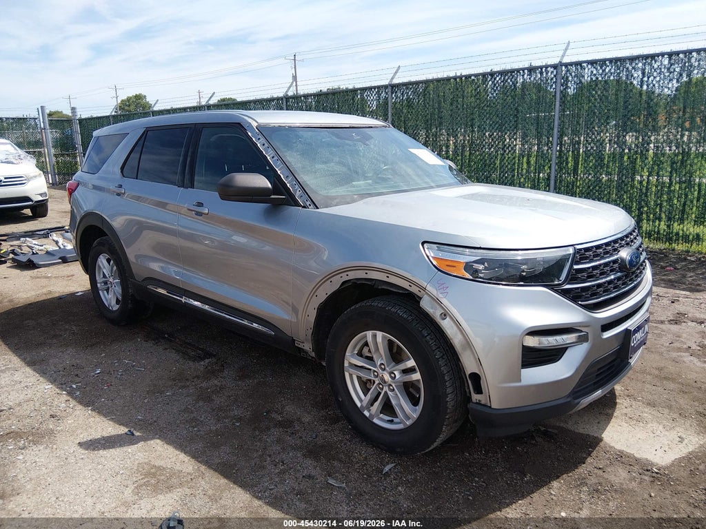 2022 Ford Explorer XLT photo 1
