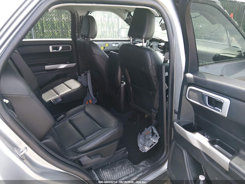 2022 Ford Explorer XLT photo 8