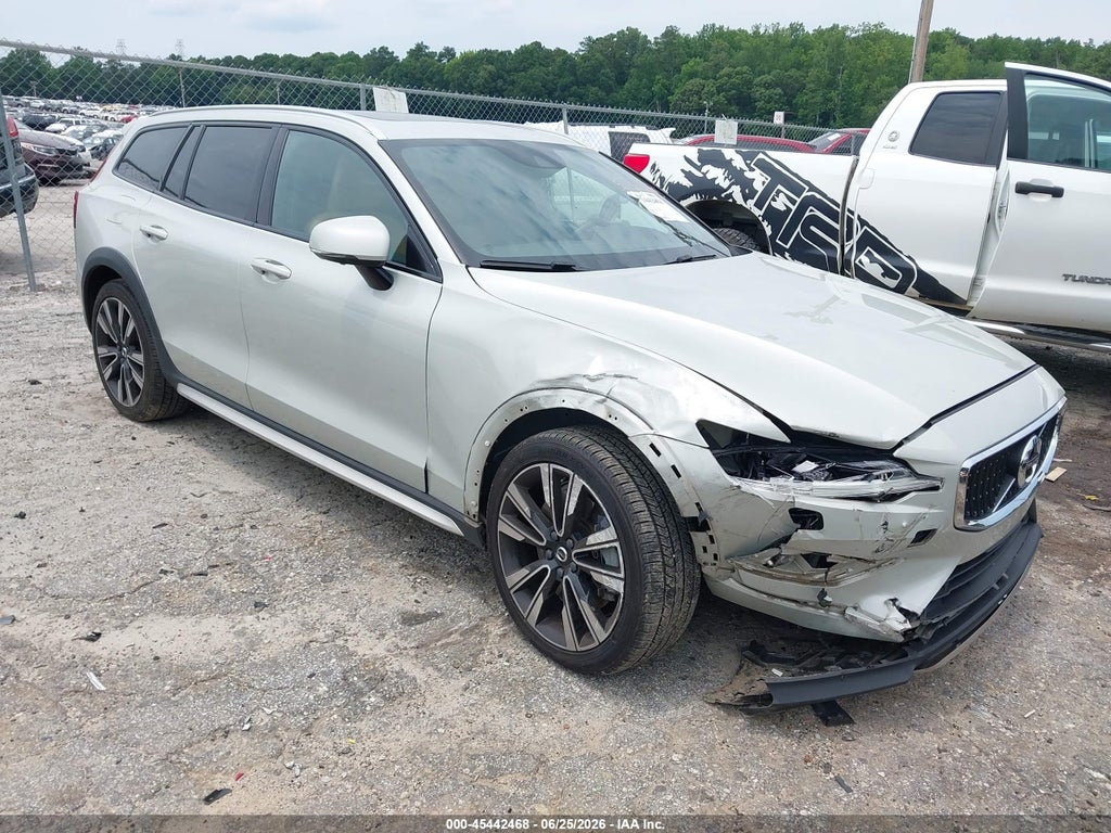 2020 VOLVO V60 CROSS COUNTRY