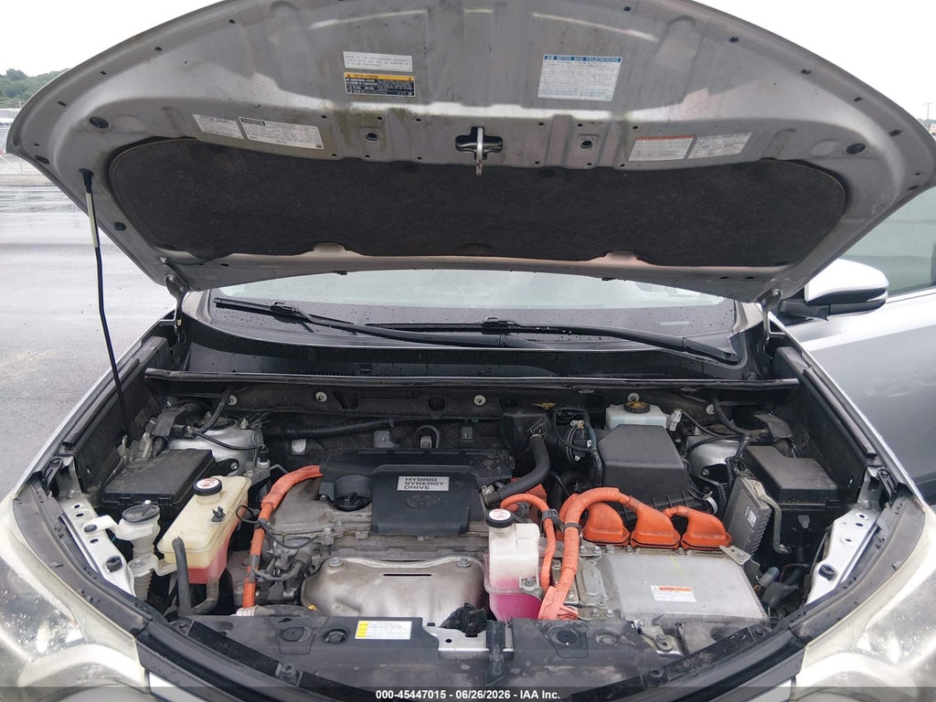 2016 Toyota RAV4 Hybrid XLE photo 10