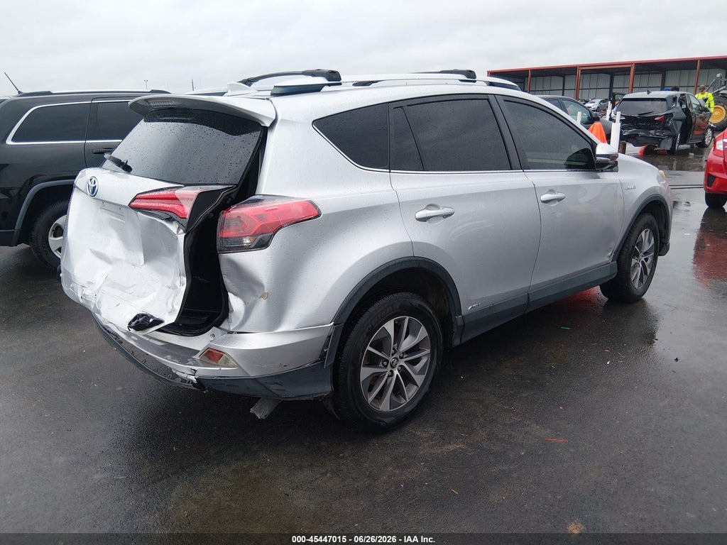 2016 Toyota RAV4 Hybrid XLE photo 4