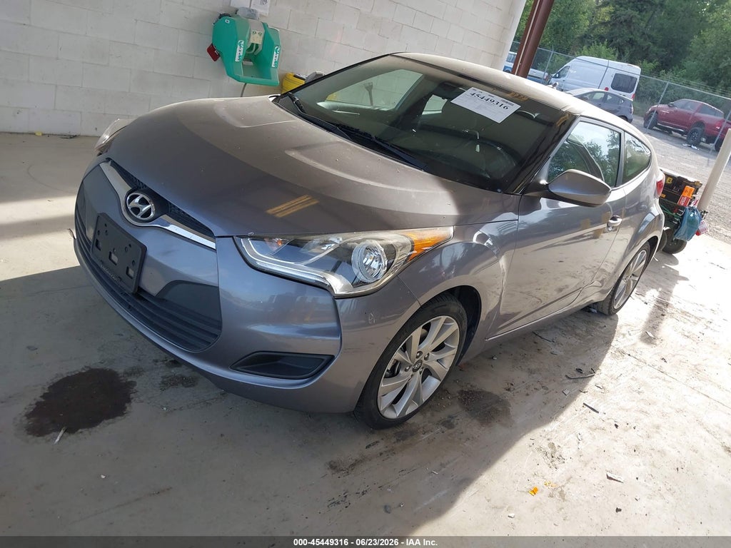 2016 Hyundai Veloster photo 2