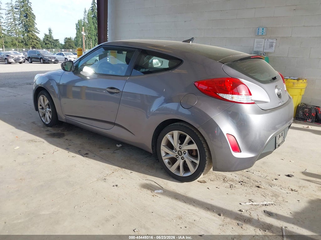2016 Hyundai Veloster photo 3