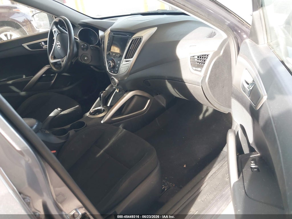 2016 Hyundai Veloster photo 5