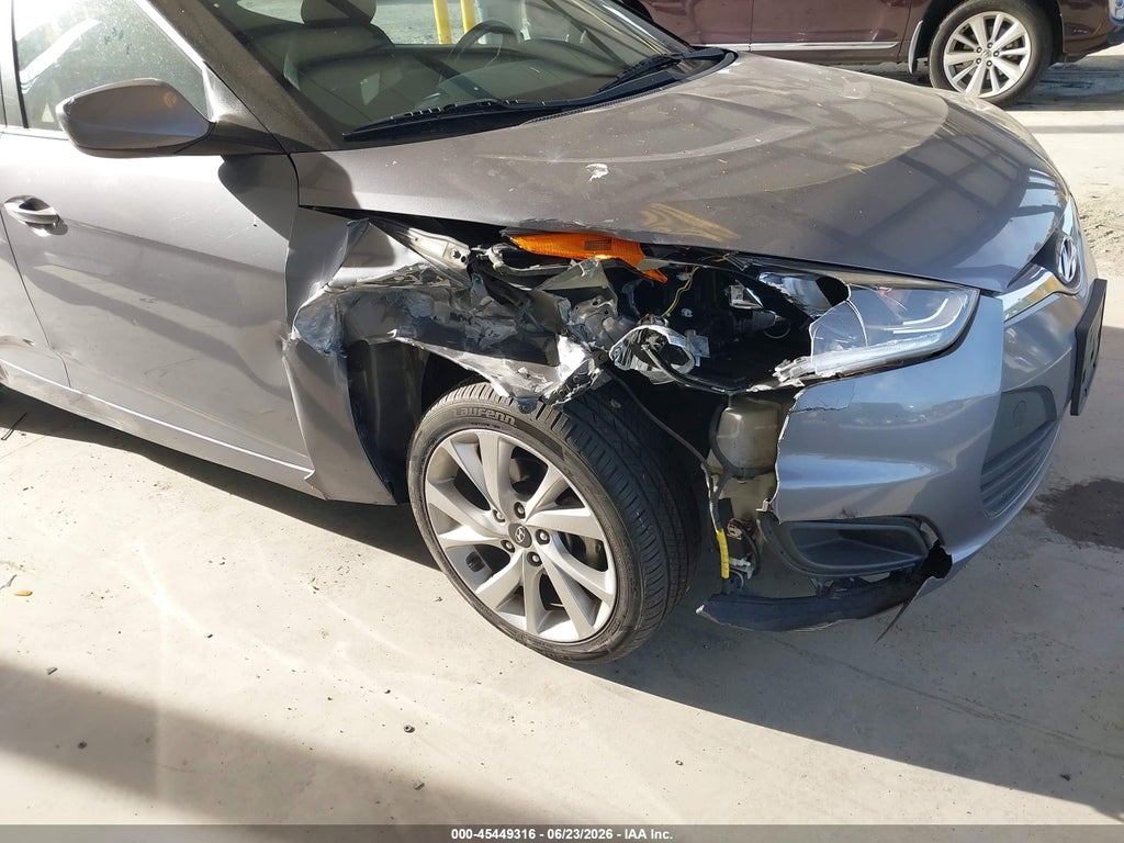 2016 Hyundai Veloster photo 6