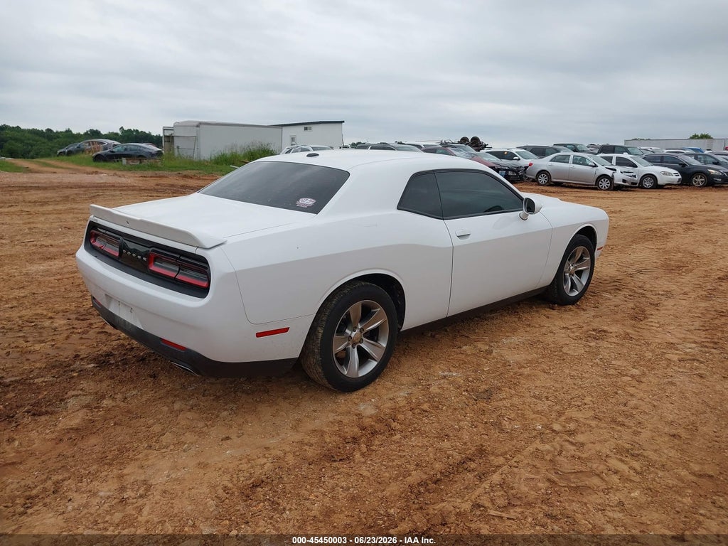 2019 Dodge Challenger SXT photo 4