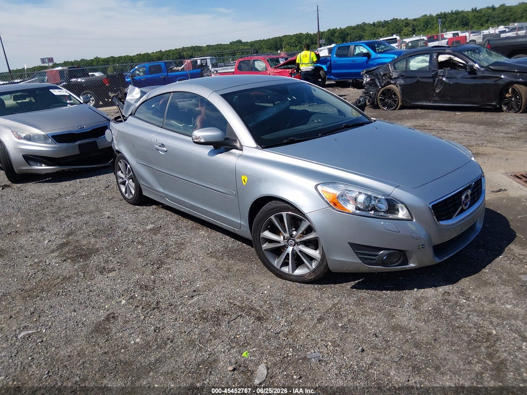 2011 VOLVO C70