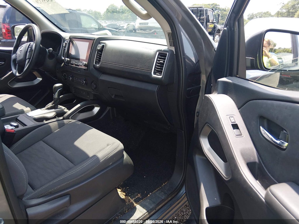 2023 Nissan Frontier SV 4X4 photo 5