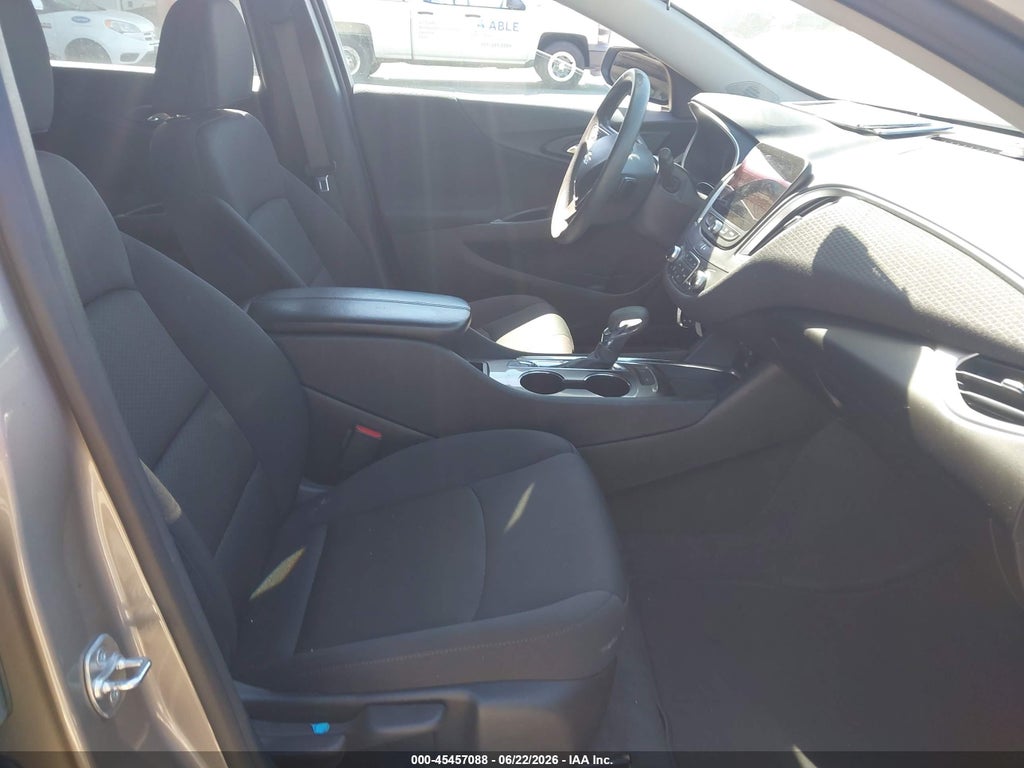 2024 Chevrolet Malibu FWD 1LT photo 5