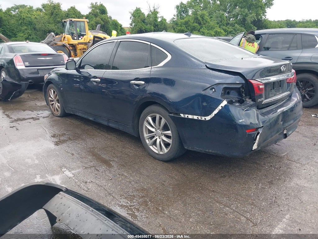 2017 Infiniti Q70 3.7 photo 3