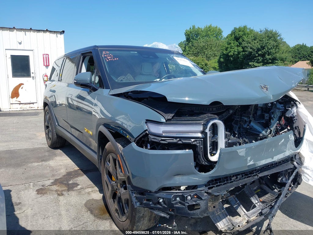 2025 RIVIAN R1S
