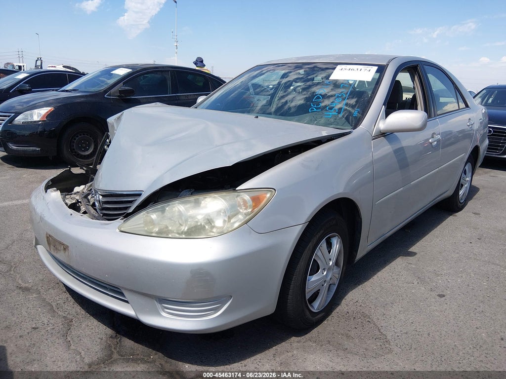 2005 Toyota Camry LE photo 2