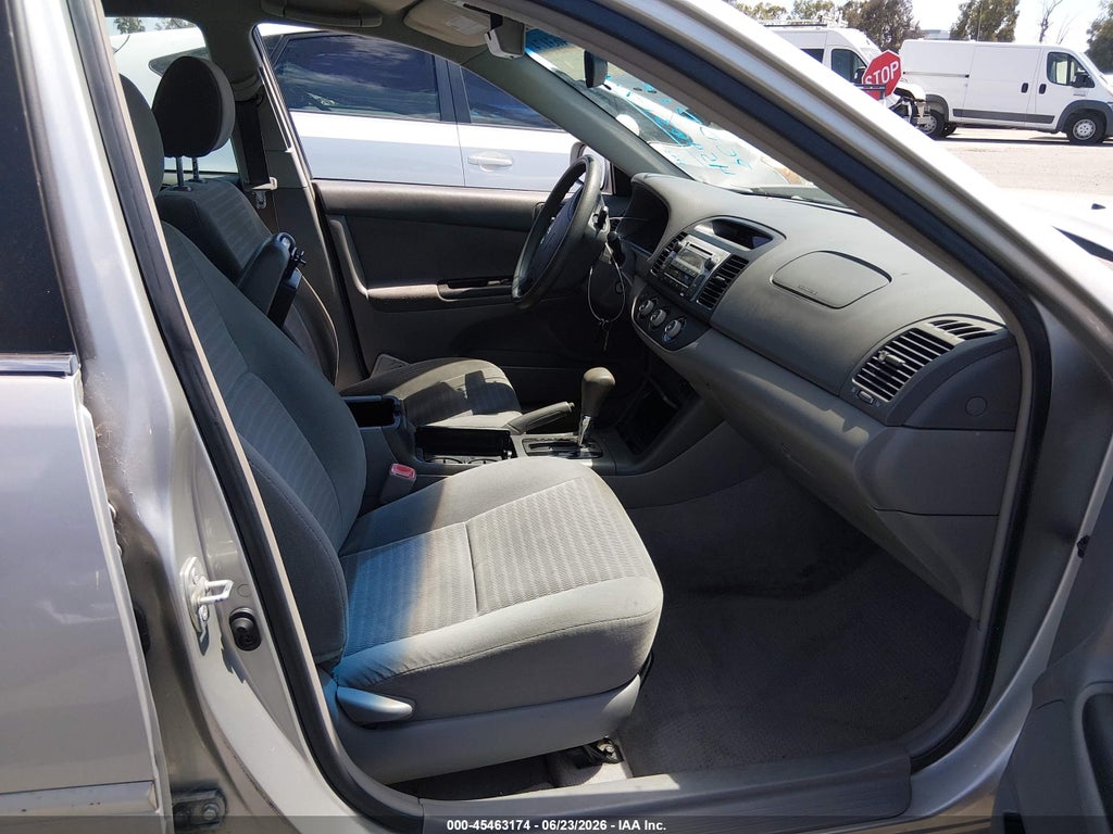 2005 Toyota Camry LE photo 5