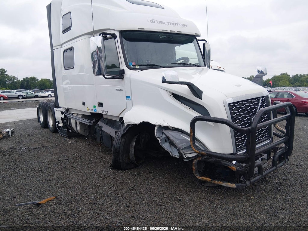 2023 VOLVO VNL