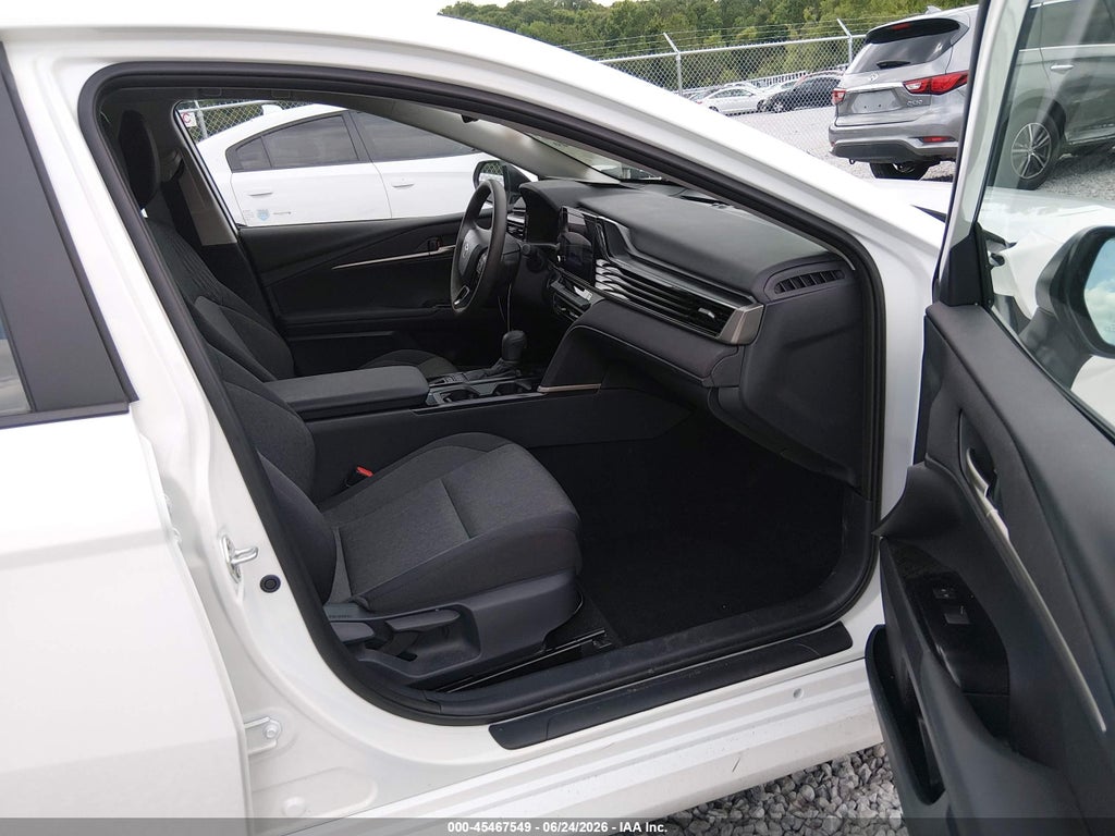 2025 Toyota Camry LE photo 5