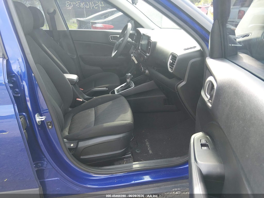 2023 Hyundai Venue SE photo 5